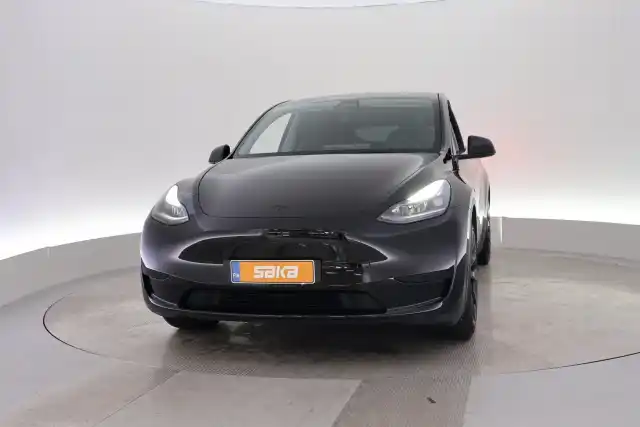 Musta Maastoauto, Tesla Model Y – VAR-17063