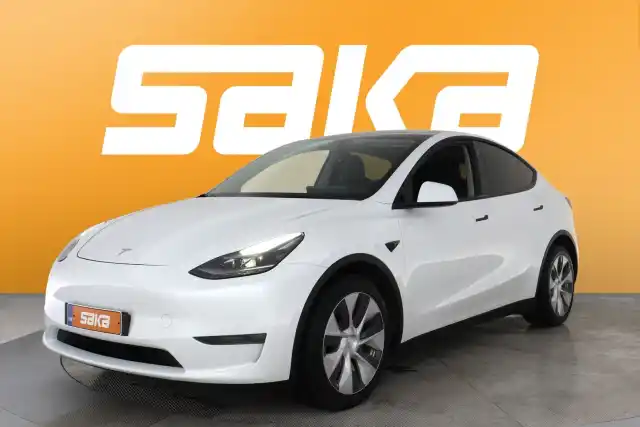 Valkoinen Maastoauto, Tesla Model Y – VAR-17081