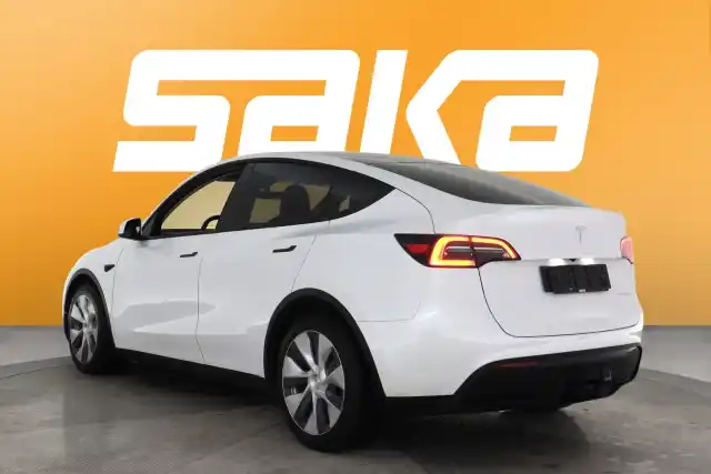 Valkoinen Maastoauto, Tesla Model Y – VAR-17081