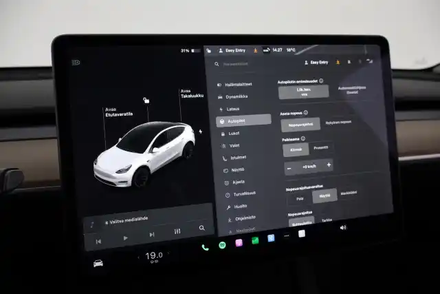 Valkoinen Viistoperä, Tesla Model Y – VAR-17125