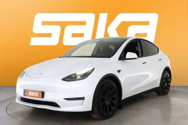 Valkoinen Viistoperä, Tesla Model Y – VAR-17125