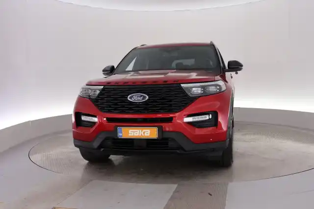 Punainen Maastoauto, Ford Explorer – VAR-17138