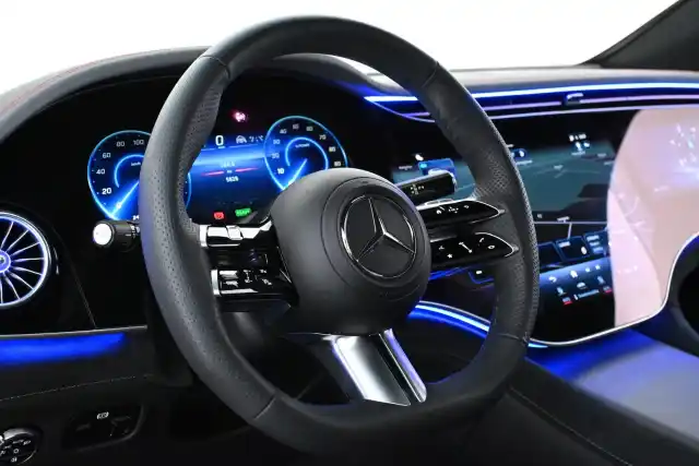 Vihreä Maastoauto, Mercedes-Benz EQE SUV – VAR-17234