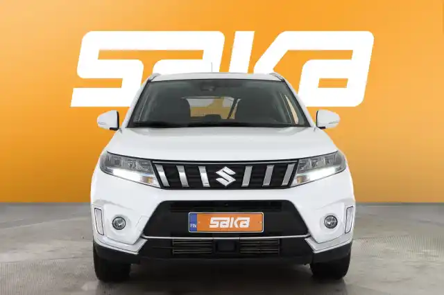 Valkoinen Maastoauto, Suzuki Vitara – VAR-17265