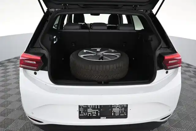 Valkoinen Viistoperä, Volkswagen ID.3 – VAR-17318