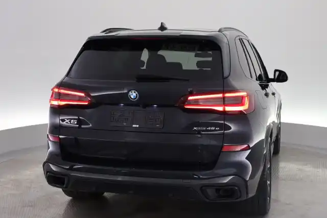 Musta Maastoauto, BMW X5 – VAR-17460