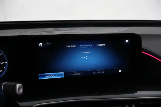 Sininen Maastoauto, Mercedes-Benz EQC – VAR-17480