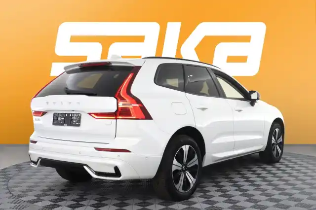 Valkoinen Maastoauto, Volvo XC60 – VAR-17494