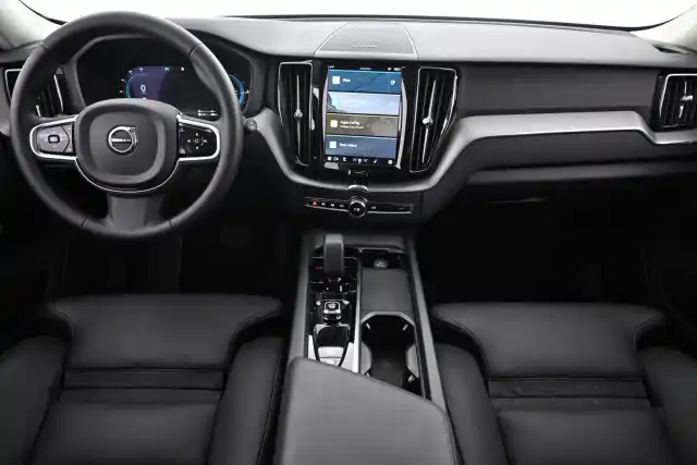 Valkoinen Maastoauto, Volvo XC60 – VAR-17494
