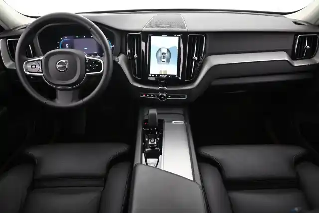 Valkoinen Maastoauto, Volvo XC60 – VAR-17517