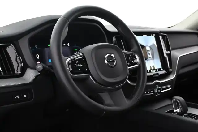 Valkoinen Maastoauto, Volvo XC60 – VAR-17517