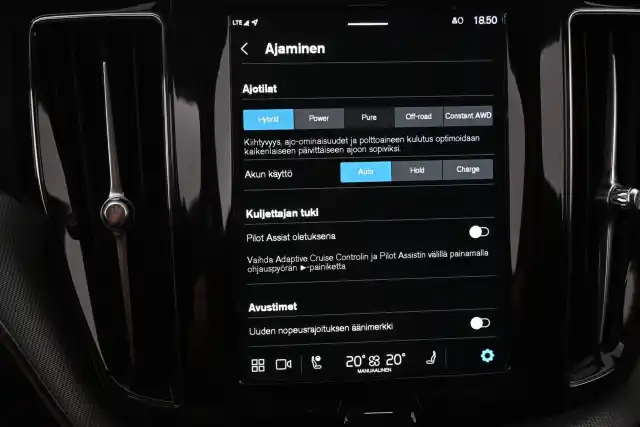 Valkoinen Maastoauto, Volvo XC60 – VAR-17517