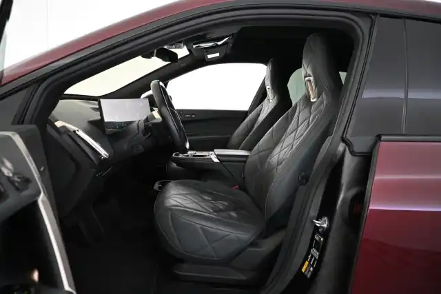 Punainen Maastoauto, BMW iX – VAR-17544