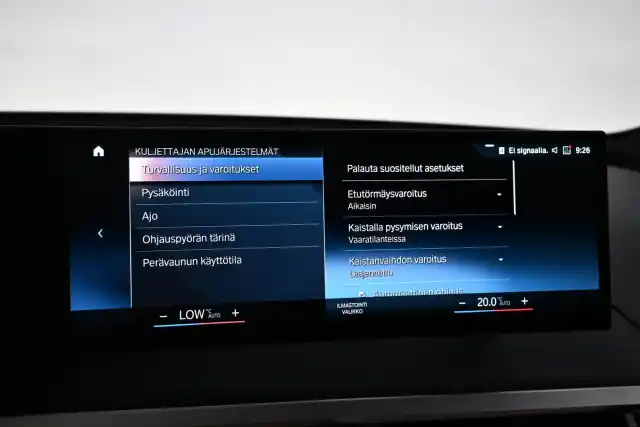 Punainen Maastoauto, BMW iX – VAR-17544