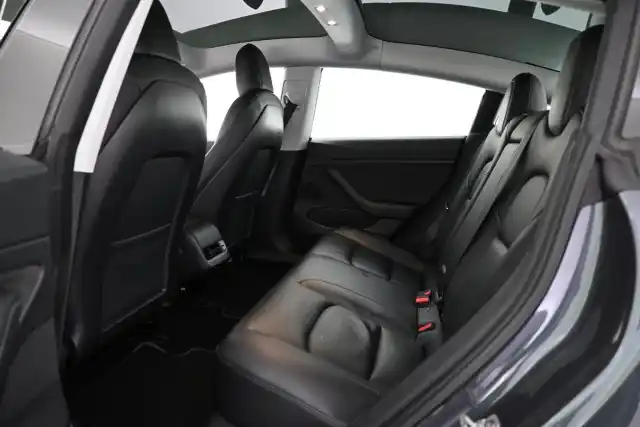 Harmaa Sedan, Tesla Model 3 – VAR-17648
