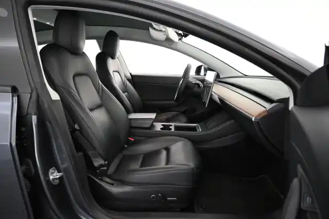 Harmaa Sedan, Tesla Model 3 – VAR-17648
