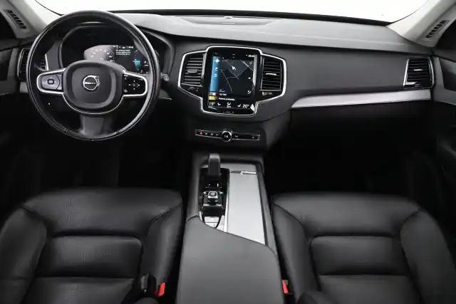 Musta Maastoauto, Volvo XC90 – VAR-17667