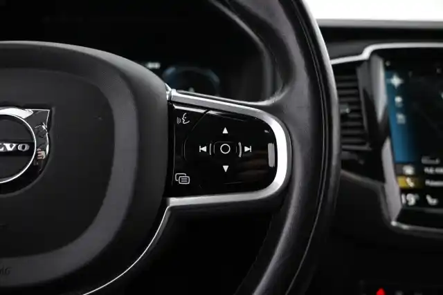 Musta Maastoauto, Volvo XC90 – VAR-17667