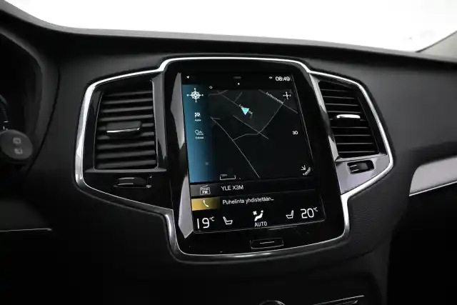 Musta Maastoauto, Volvo XC90 – VAR-17667