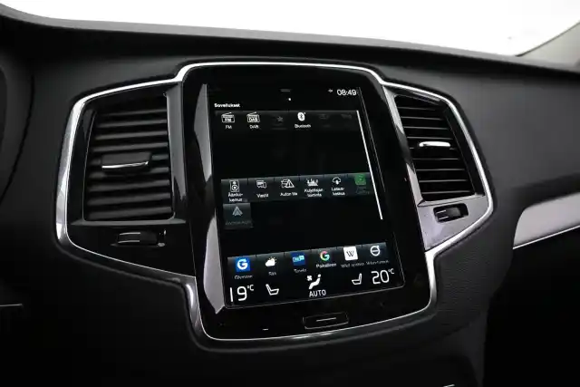 Musta Maastoauto, Volvo XC90 – VAR-17667