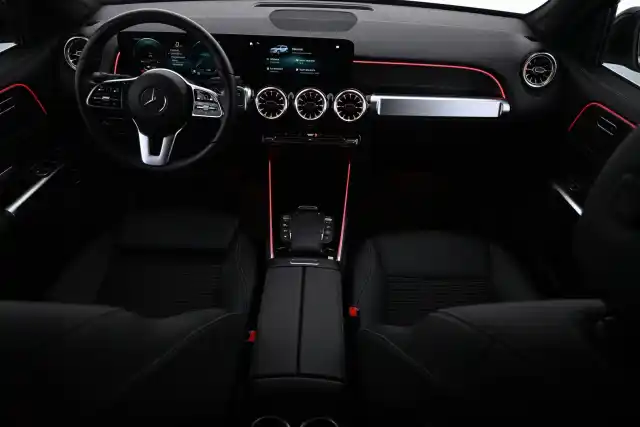 Musta Maastoauto, Mercedes-Benz EQB – VAR-17856