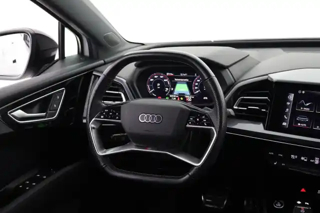 Valkoinen Maastoauto, Audi Q4 e-tron – VAR-17887