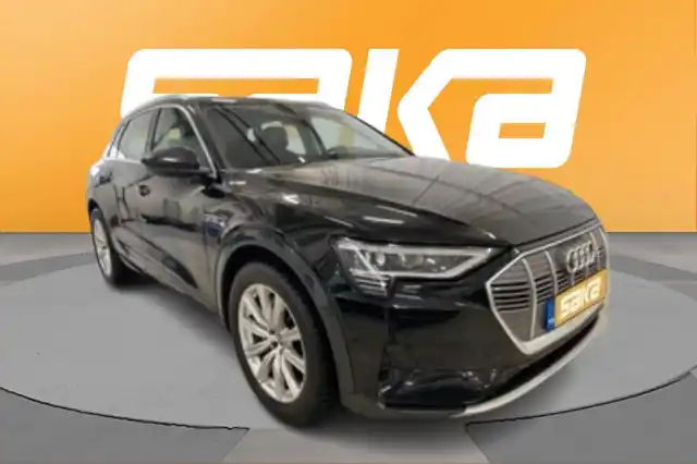 Musta Maastoauto, Audi e-tron – VAR-18064