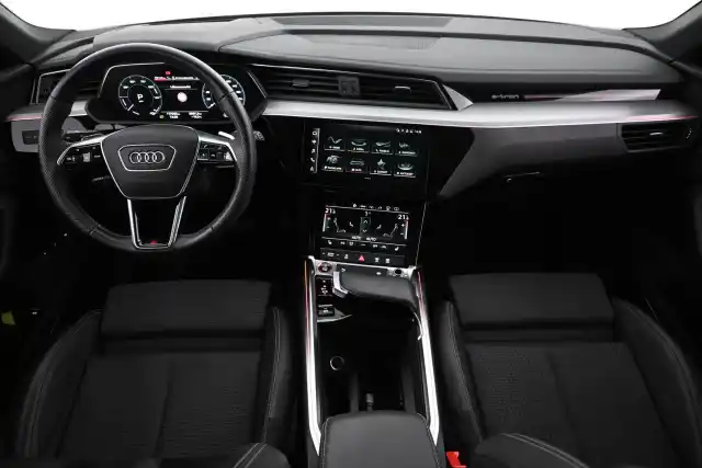Harmaa Maastoauto, Audi e-tron – VAR-18089