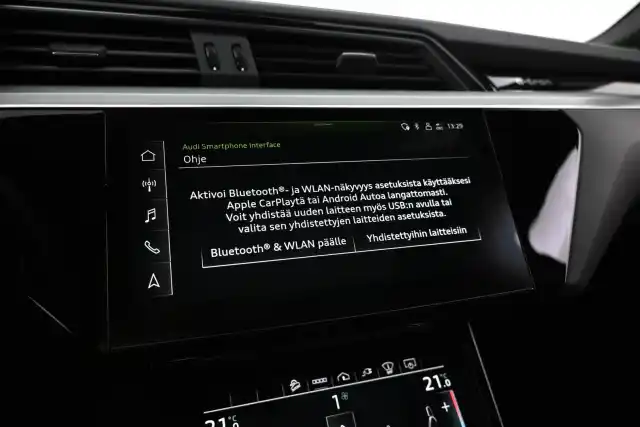 Harmaa Maastoauto, Audi e-tron – VAR-18089