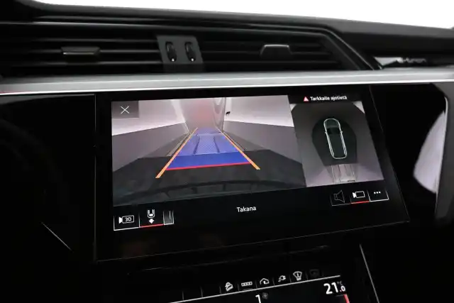 Harmaa Maastoauto, Audi e-tron – VAR-18089