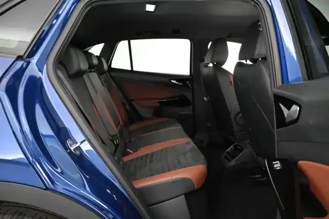 Sininen Maastoauto, Volkswagen ID.4 – VAR-18394