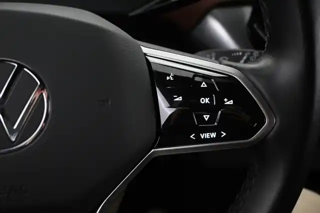 Sininen Maastoauto, Volkswagen ID.4 – VAR-18394
