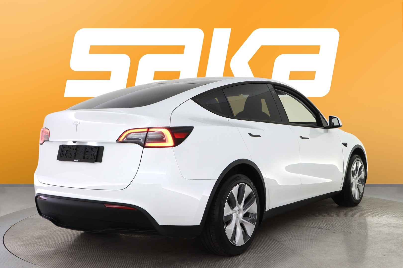 Valkoinen Maastoauto, Tesla Model Y – VAR-18480, kuva 8