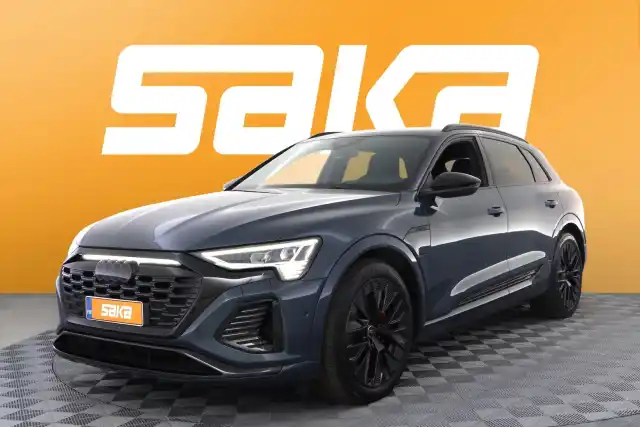 Sininen Maastoauto, Audi Q8 e-tron – VAR-18531