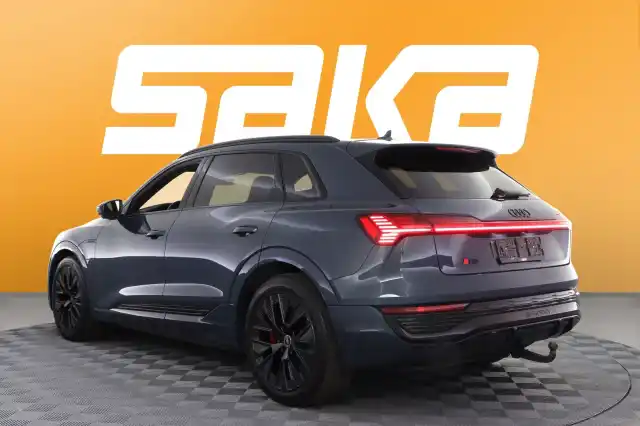 Sininen Maastoauto, Audi Q8 e-tron – VAR-18531