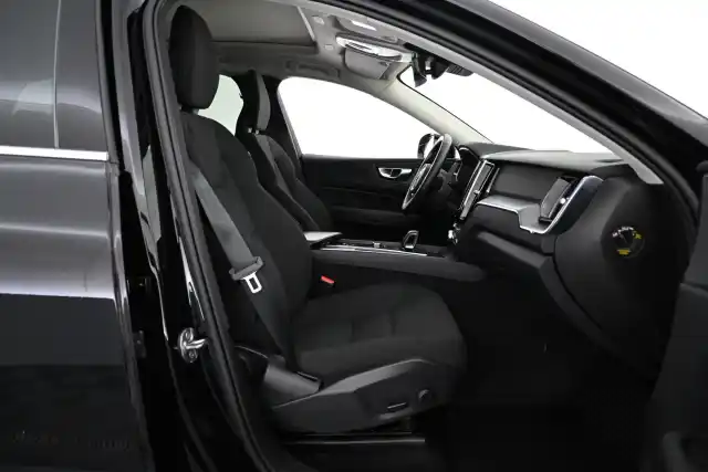 Musta Maastoauto, Volvo XC60 – VAR-18636