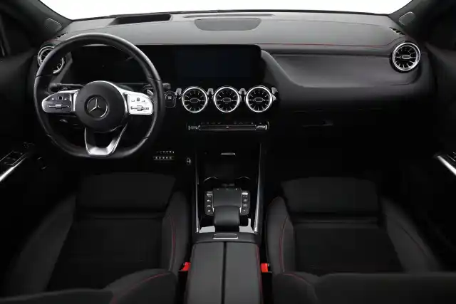 Sininen Maastoauto, Mercedes-Benz EQA – VAR-18694