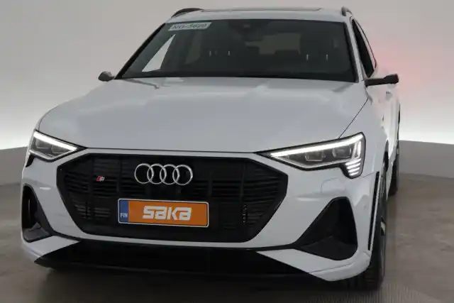 Valkoinen Coupe, Audi e-tron – VAR-18732