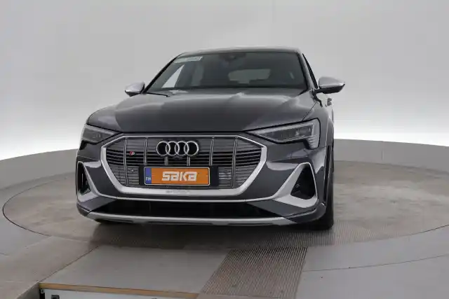  Maastoauto, Audi e-tron – VAR-18755