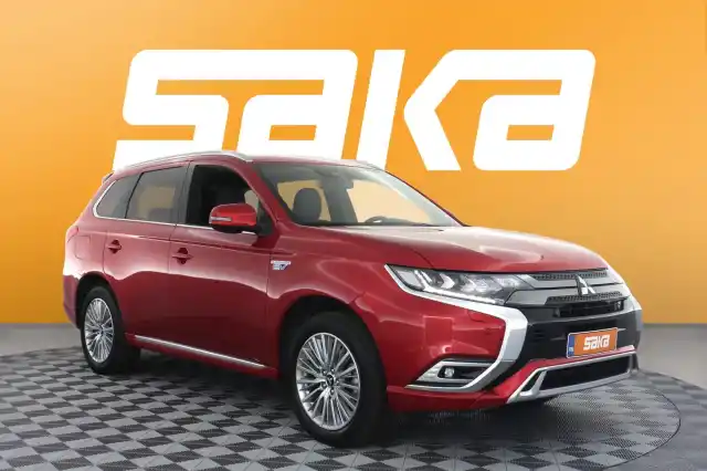Punainen Maastoauto, Mitsubishi Outlander PHEV – VAR-18898