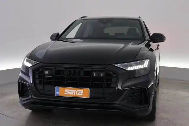 Musta Maastoauto, Audi Q8 – VAR-19064