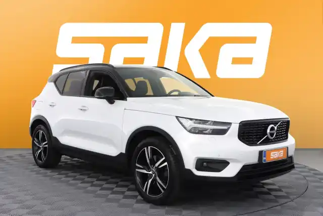 Valkoinen Maastoauto, Volvo XC40 – VAR-19161