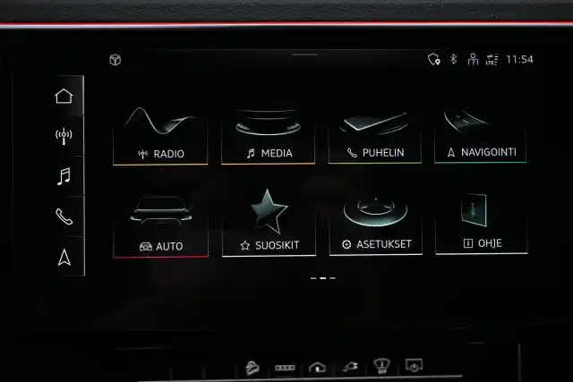 Sininen Maastoauto, Audi e-tron – VAR-19651