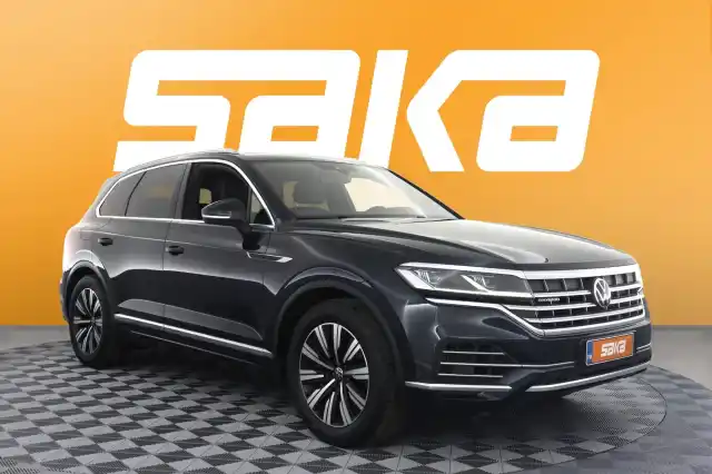 Musta Maastoauto, Volkswagen Touareg – VAR-20033