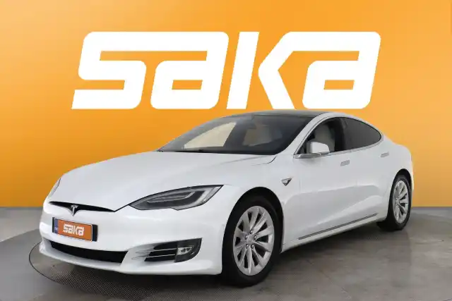 Valkoinen Sedan, Tesla Model S – VAR-20040