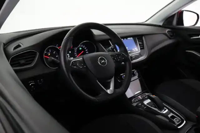 Punainen Maastoauto, Opel Grandland X – VAR-20216