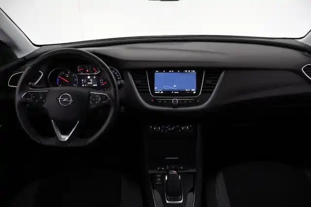 Punainen Maastoauto, Opel Grandland X – VAR-20216