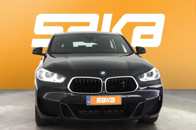 Musta Maastoauto, BMW X2 – VAR-20220