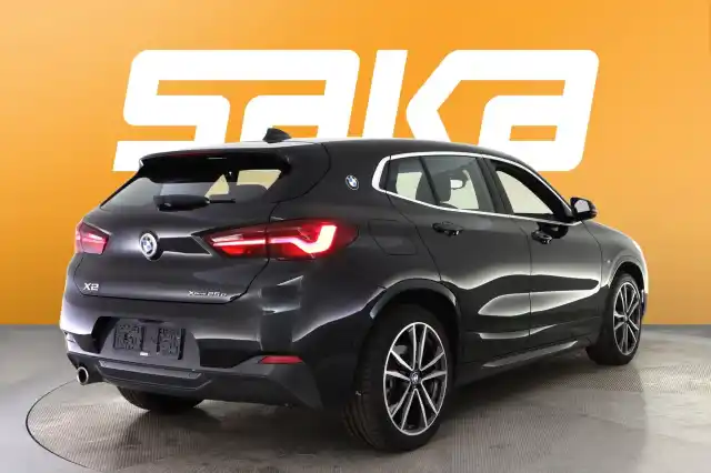 Musta Maastoauto, BMW X2 – VAR-20220