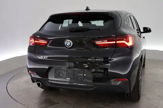 Musta Maastoauto, BMW X2 – VAR-20220